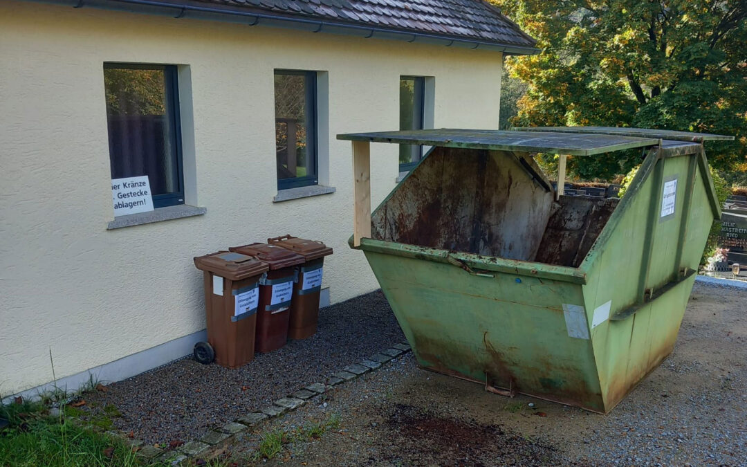 Neue Abfallentsorgung am Friedhof