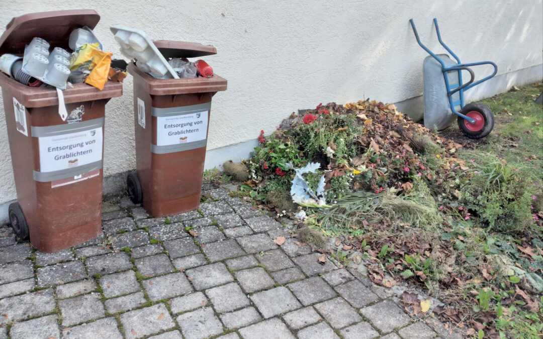 Friedhofsabfall wird unsachgemäß entsorgt