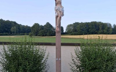 Friedhofkreuz ist erneuert