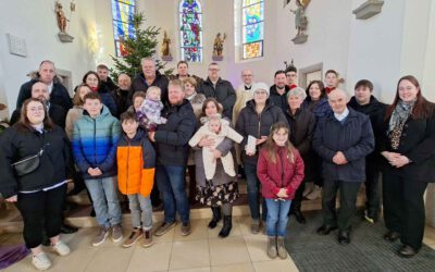 Lena erhielt das Taufsakrament